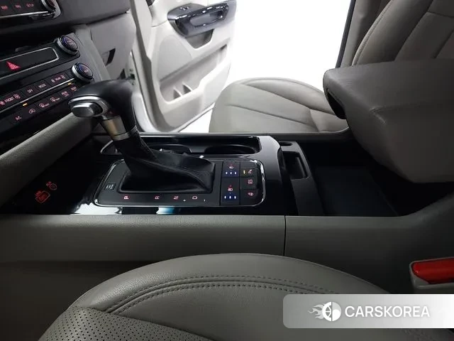 Kia All New Carnival 2018 Жемчужный цвет из Кореи, фото 5