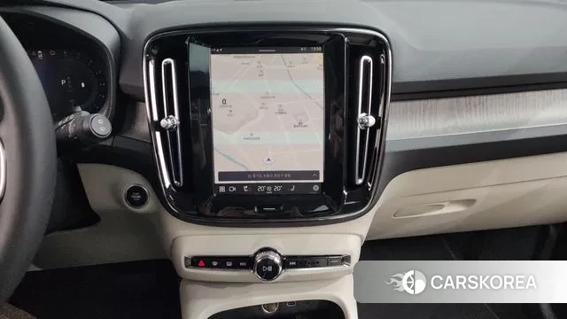 Volvo XC40 2023 Белый из Кореи, фото 5