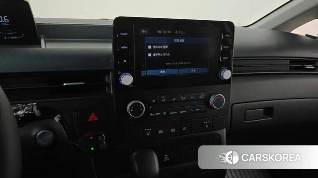 Hyundai Staria 2022 Желтый из Кореи, фото 5