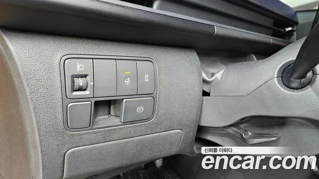 Hyundai Staria 2023 Желтый из Кореи, фото 5