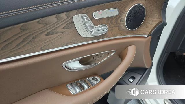 Mercedes-Benz E-Class W213 2023 Белый из Кореи, фото 5