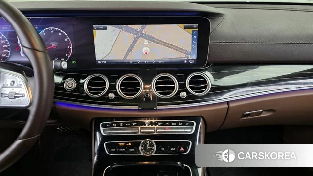 Mercedes-Benz E-Class W213 2018 Серый из Кореи, фото 5