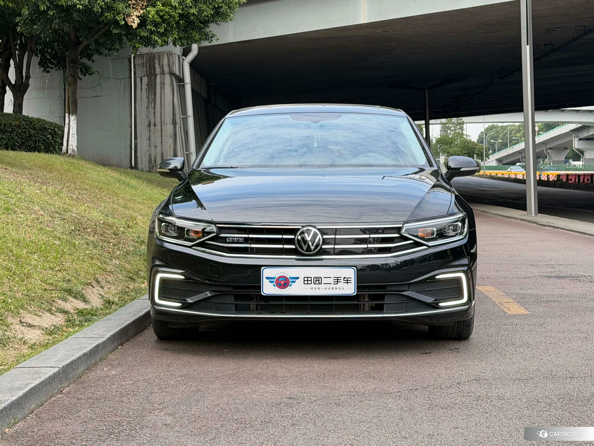 Volkswagen Magotan PHEV 2021 Черный из Китая, фото 5