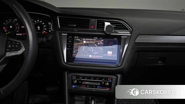 Volkswagen Tiguan Allspace 2023 Белый из Кореи, фото 5