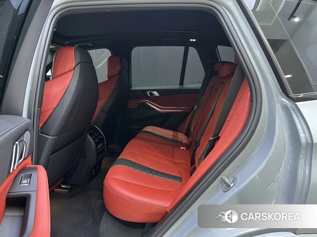 BMW X5 M 2025 Серебристо-серый из Китая, фото 5