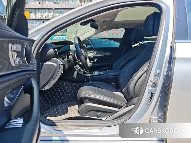 Mercedes-Benz E-class 2023 Серебристо-серый из Китая, фото 5