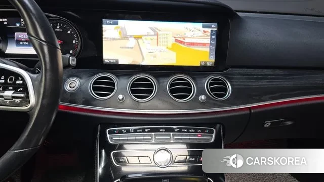 Mercedes-Benz E-Class W213 2018 Белый из Кореи, фото 5