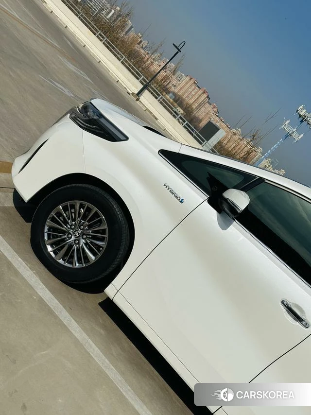 Toyota Elfa 2023 Белый из Китая, фото 5