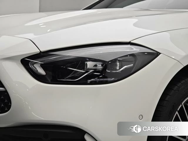 Mercedes-Benz Class C 2025 Белый из Китая, фото 5