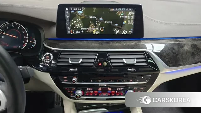 BMW 6 Series GT (G32) 2018 Серебристо-серый из Кореи, фото 5