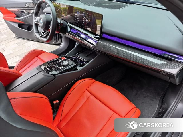 BMW M5 PHEV 2025 Темно-серый из Китая, фото 5