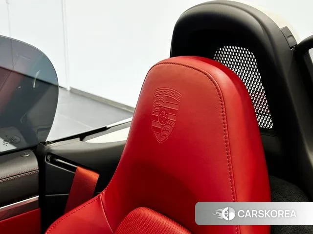 Porsche 718 Boxster 2020 Серебристо-серый из Кореи, фото 5