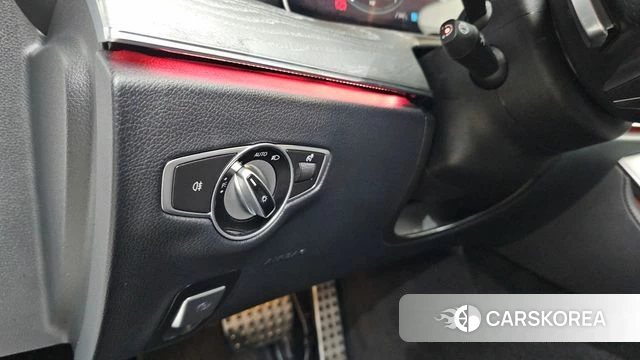 Mercedes-Benz E-Class W213 2022 Белый из Кореи, фото 5