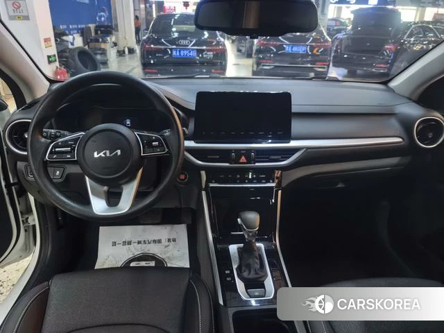 Kia K3 2022 Белый из Китая, фото 5