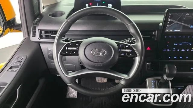 Hyundai Staria 2023 Желтый из Кореи, фото 5