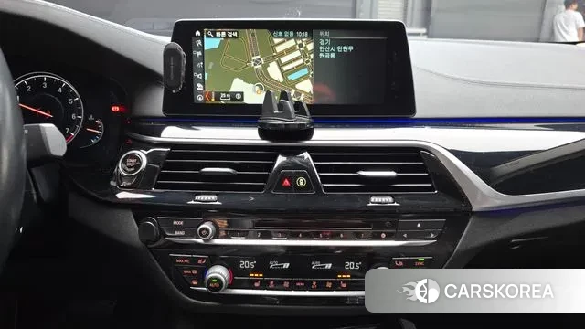 BMW 5 Series (G30) 2018 Белый из Кореи, фото 5