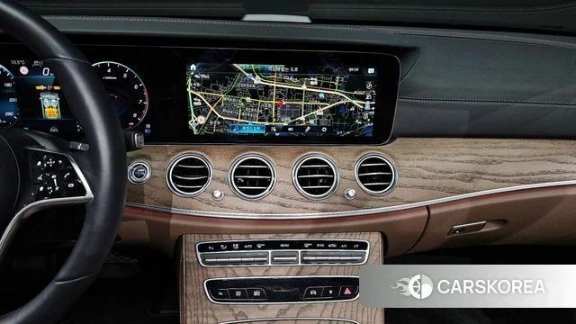 Mercedes-Benz E-Class W213 2022 Белый из Кореи, фото 5