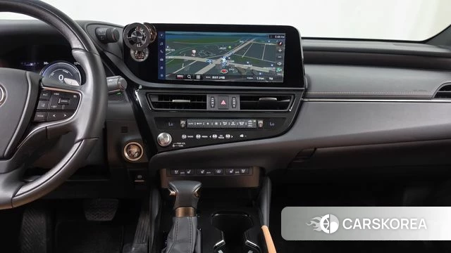 Lexus ES300h 7th generation 2023 Серебристо-серый из Кореи, фото 5