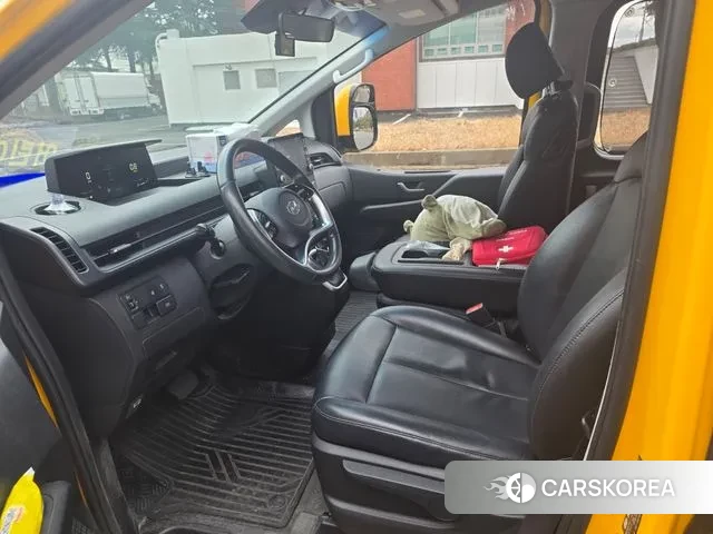 Hyundai Staria 2022 Желтый из Кореи, фото 5