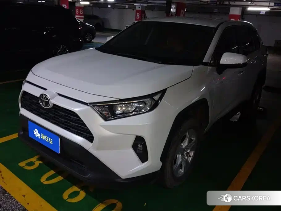 Toyota RAV4 2023 Белый из Китая, фото 5