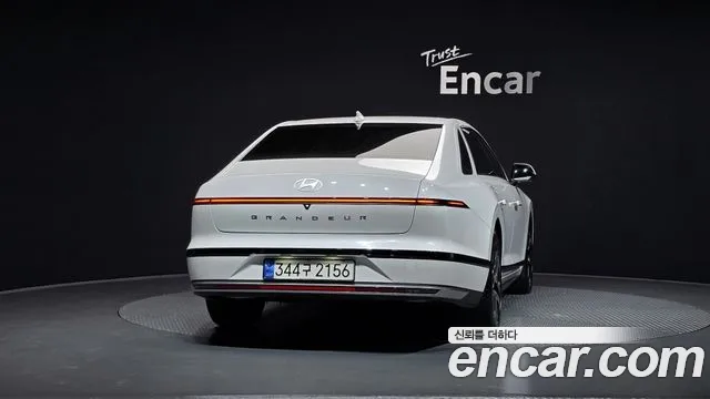 Hyundai Grandeur Hybrid (GN7) 2023 Белый из Кореи, фото 5