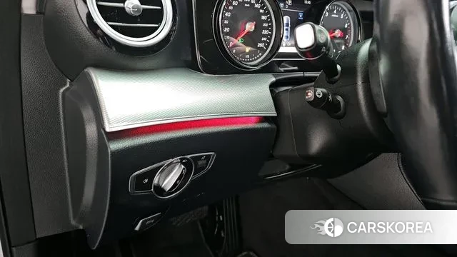 Mercedes-Benz E-Class W213 2019 Серебряный из Кореи, фото 5