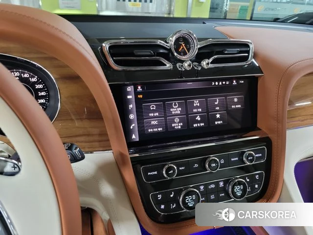 Bentley Bentayga 2026 Жемчужный цвет из Кореи, фото 5