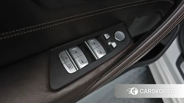 BMW 5 Series (G30) 2020 Белый из Кореи, фото 5