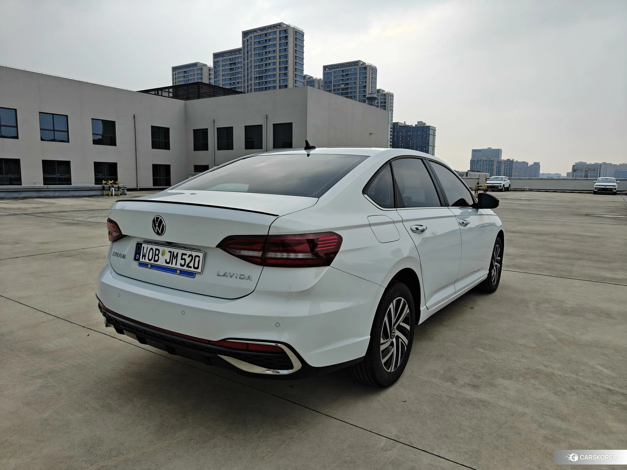 Volkswagen Lavida 2023 Белый из Китая, фото 5