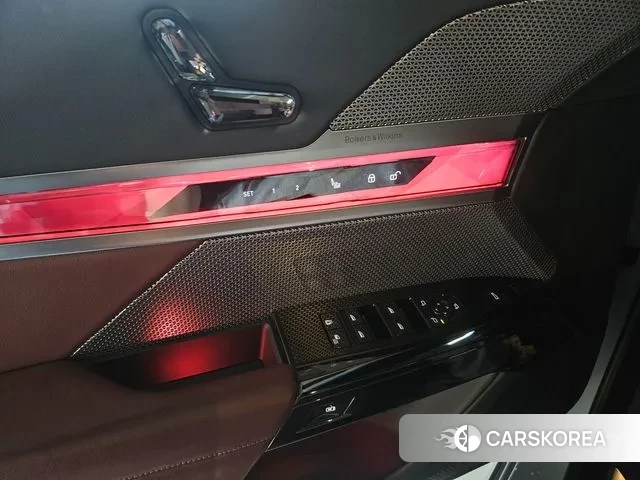 BMW 7 Series (G70) 2023 Черный из Кореи, фото 5