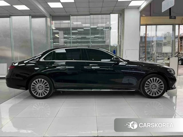 Mercedes-Benz E-class 2024 Черный из Китая, фото 5