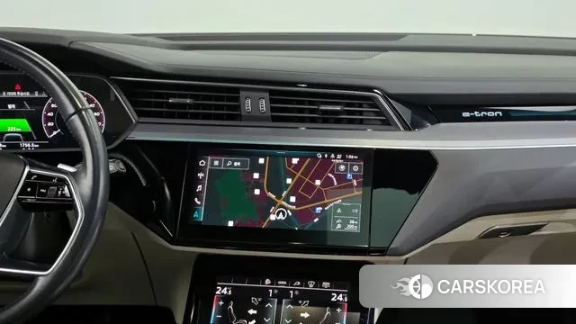 Audi e-Tron 2021 Белый из Кореи, фото 5