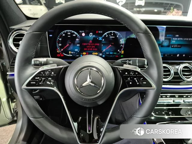 Mercedes-Benz E-Class W213 2023 Песочный из Кореи, фото 5