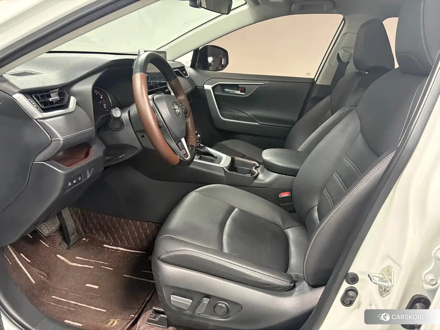 Toyota RAV4 2022 Белый из Китая, фото 5