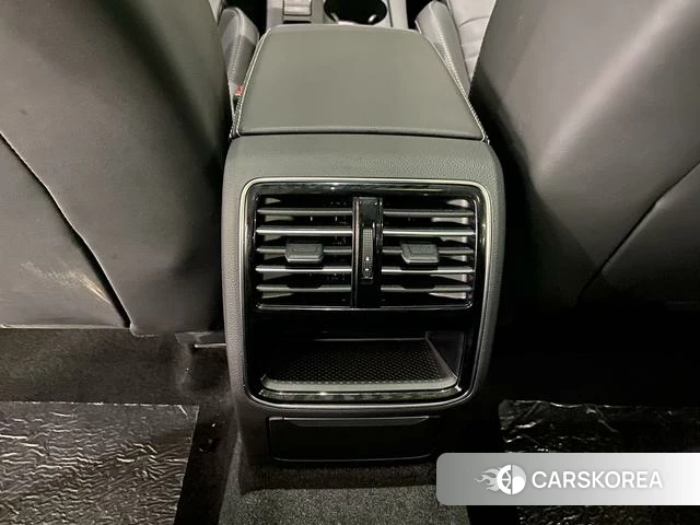 Volkswagen Magotan 2023 Черный из Китая, фото 5