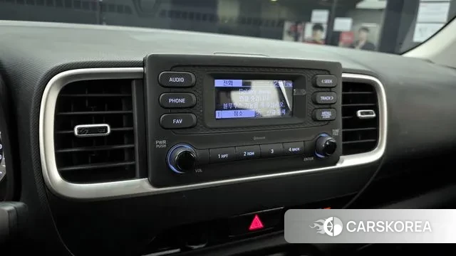 Hyundai Venue 2021 Серебристо-серый из Кореи, фото 5