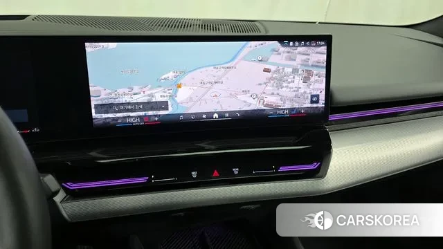 BMW 5 Series (G60) 2024 Светло-серебряный цвет из Кореи, фото 5