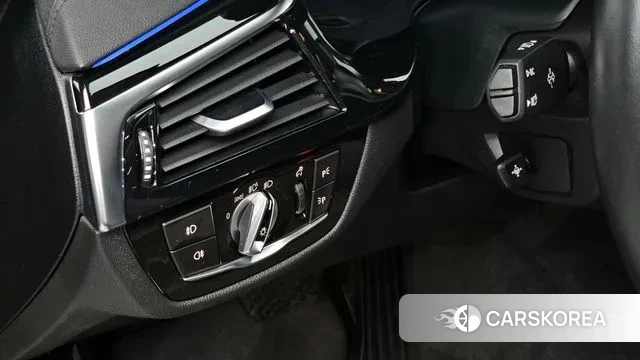 BMW 5 Series (G30) 2018 Серый из Кореи, фото 5