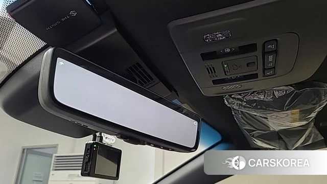 Toyota Camry (XV80) 2026 Серебристо-серый из Кореи, фото 5