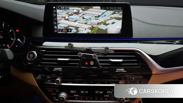 BMW 5 Series (G30) 2018 Синий из Кореи, фото 5