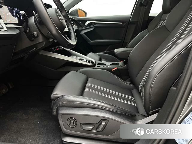 Audi A3 2023 Черный из Китая, фото 5