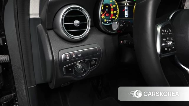 Mercedes-Benz C-Class W205 2021 Черный из Кореи, фото 5