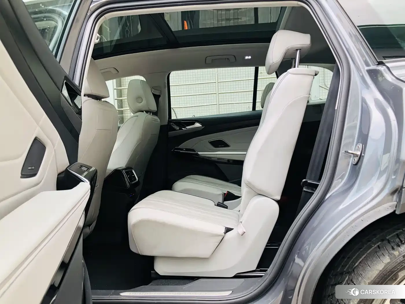Volkswagen ID.6 X 2024 Silver/gray из Китая, фото 5