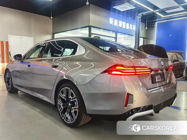 BMW 5 series id 3913531 из Китая 5