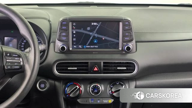 Hyundai Kona 2018 Светло-серебряный цвет из Кореи, фото 5