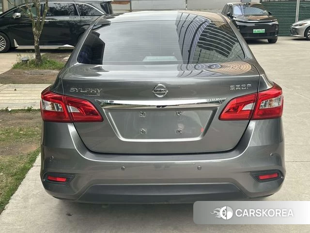 Nissan Xuan Yi 2023 Темно-серый из Китая, фото 5