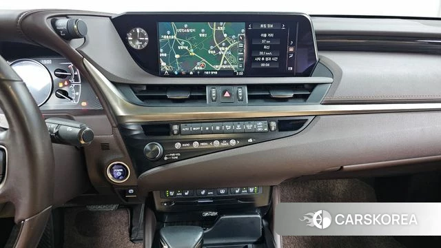 Lexus ES300h 7th generation 2019 Черный из Кореи, фото 5