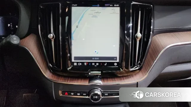 Volvo XC60 second Generation 2023 Белый из Кореи, фото 5