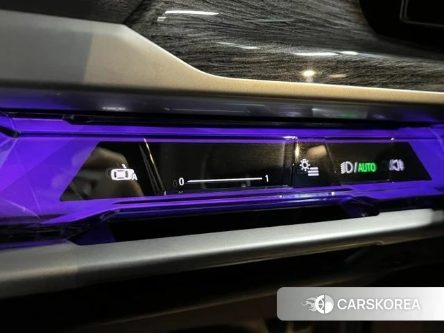 BMW 7 Series (G70) 2025 Черный из Кореи, фото 5