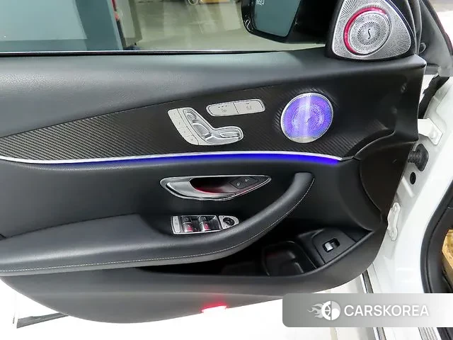 Mercedes-Benz E-Class W213 2018 Белый из Кореи, фото 5